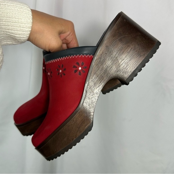 Y2K Tommy Hilfiger red suede wood clogs size 8.5 - Picture 10 of 15